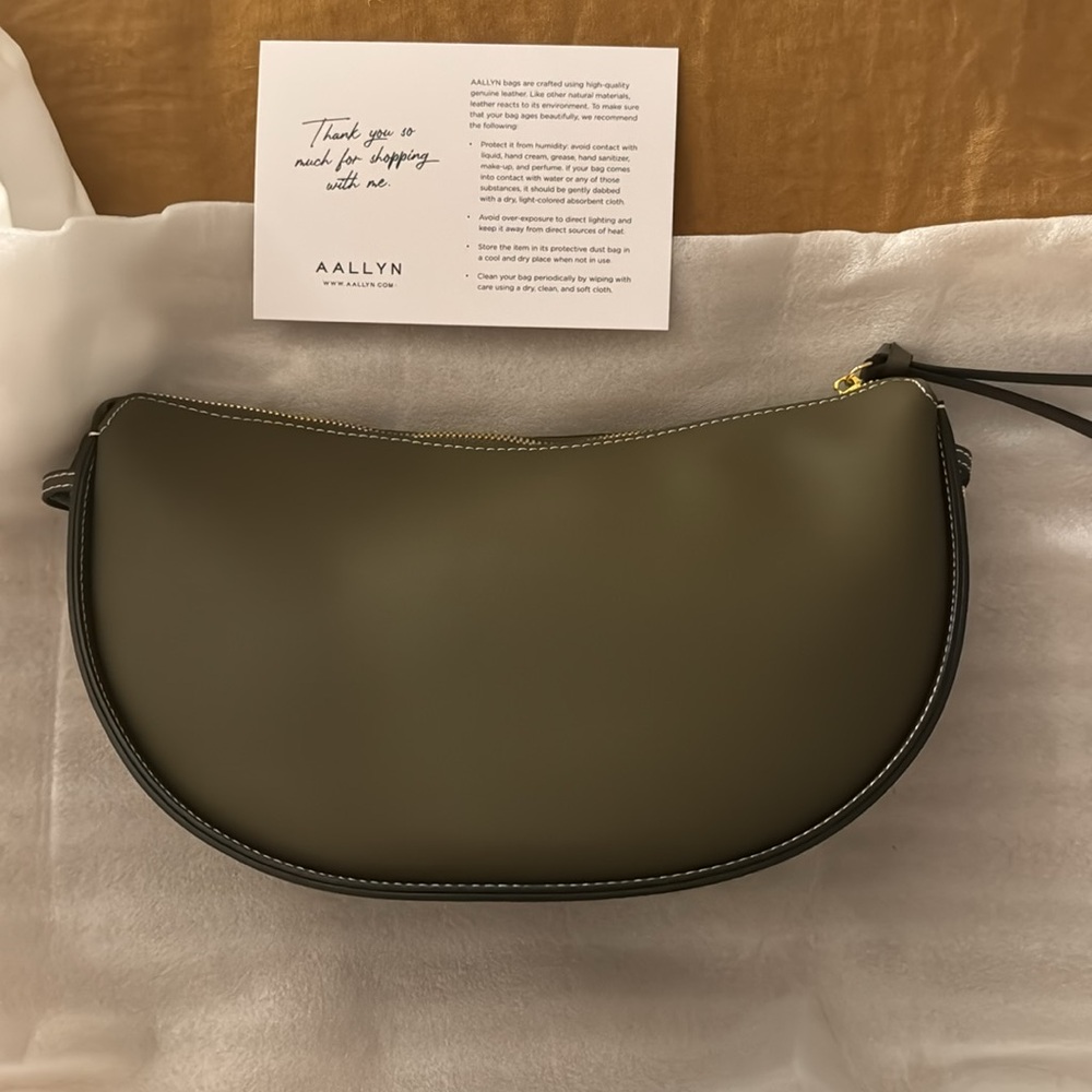 ELARA CONVERTIBLE BAG —Olive Green. - Picture 7 of 14